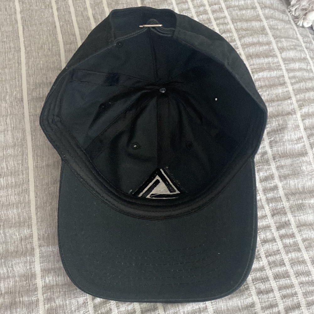 Baseball cap - Picture 2 of 3